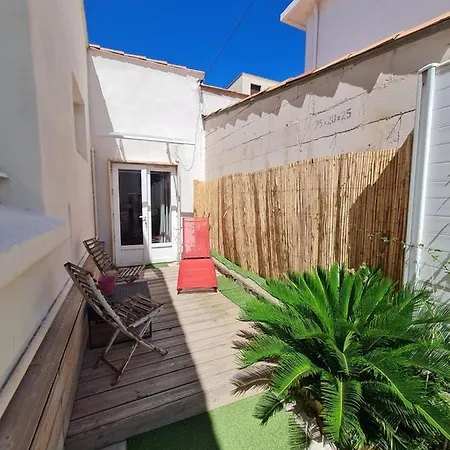 아파트 Jolie T2, Avec Cour Privee