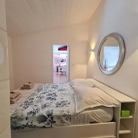 Apartment Jolie T2, Avec Cour Privee Frontignan