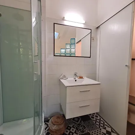 Apartment Jolie T2, Avec Cour Privee Frontignan
