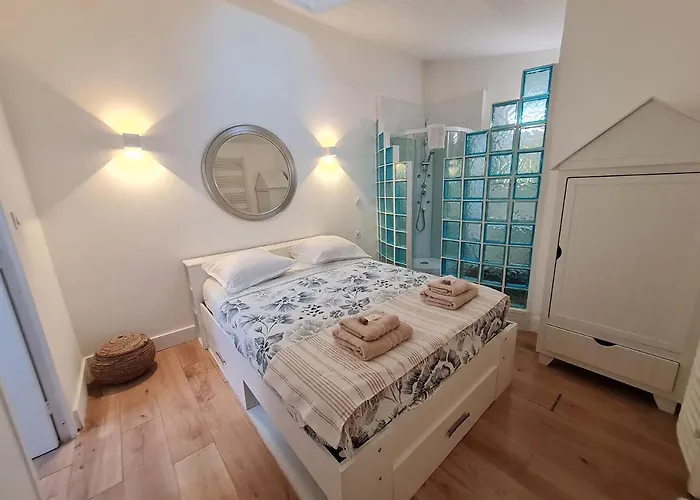 Jolie T2, Avec Cour Privee * Frontignan